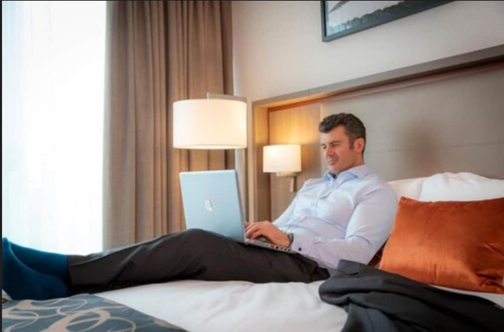 Фото Clayton Hotel Dublin Airport