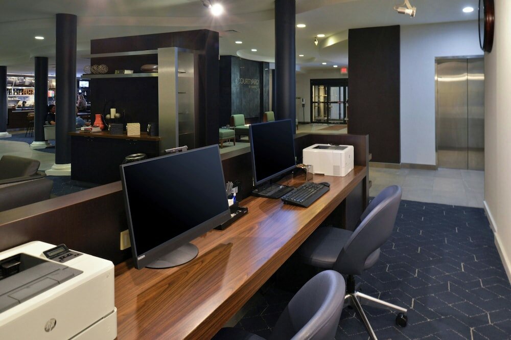 Фото Courtyard by Marriott Harrisburg Hershey