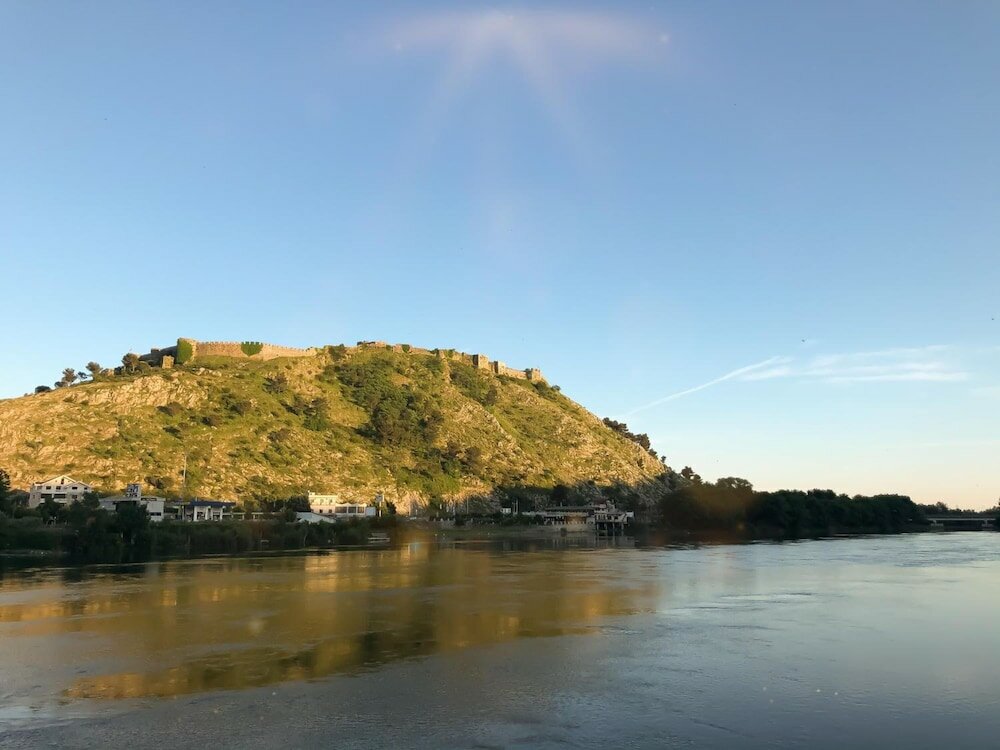 Фото Hotel Kompleksi Arifi