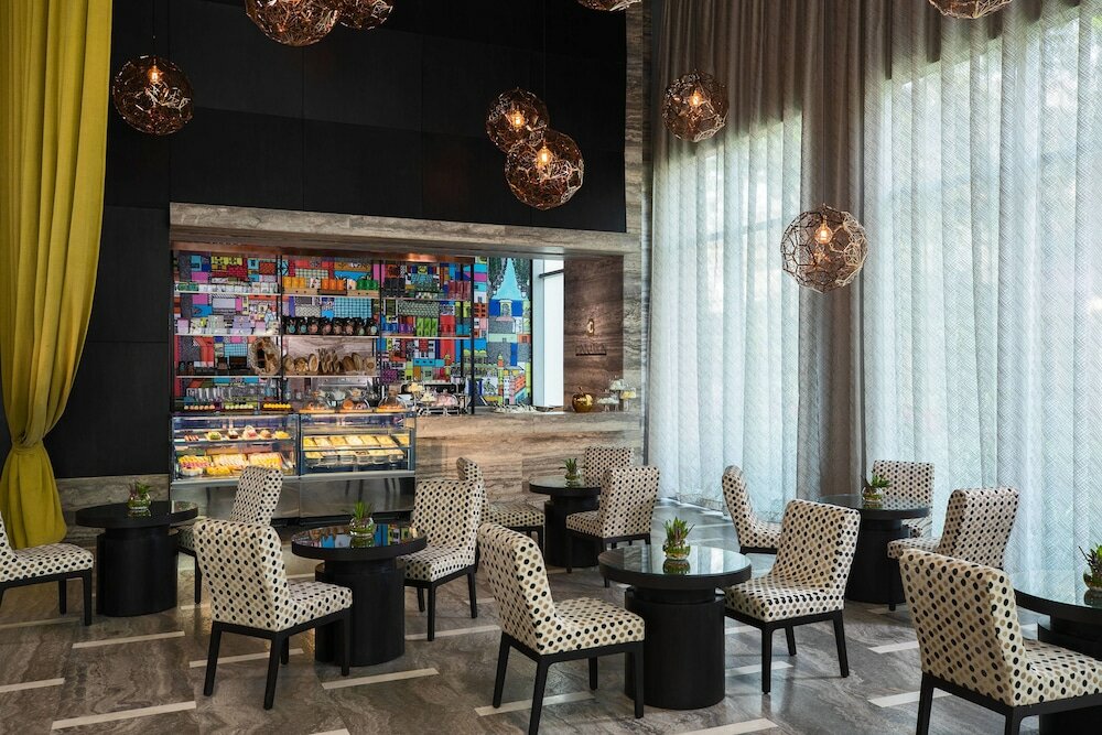 Фото Renaissance Bengaluru Race Course Hotel