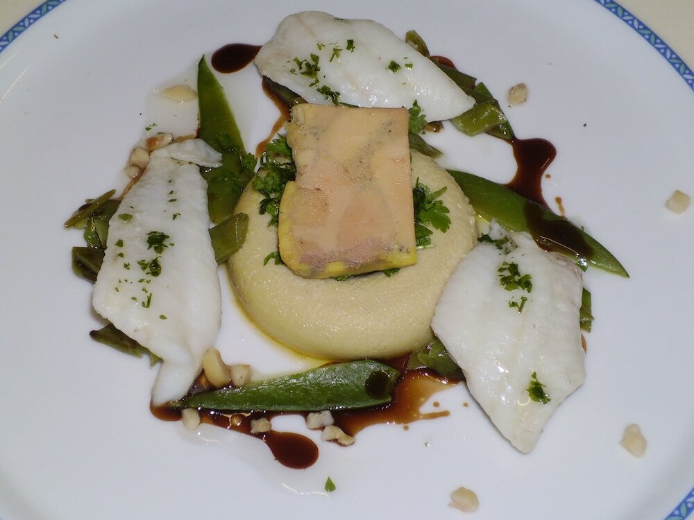 Фото Logis Hôtel À La Bonne Auberge