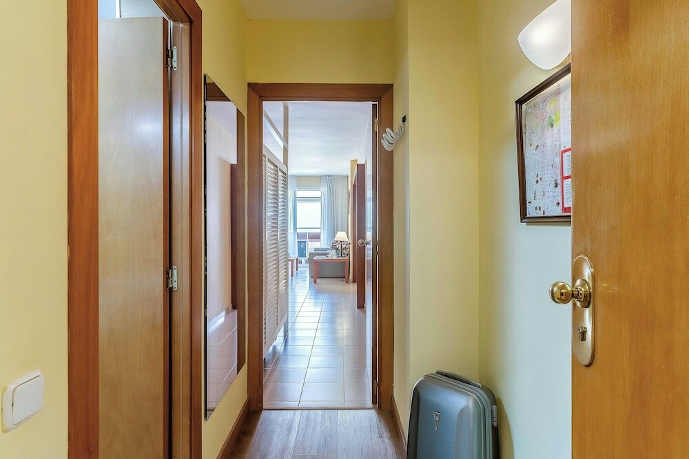 Фото Aparthotel Bertran