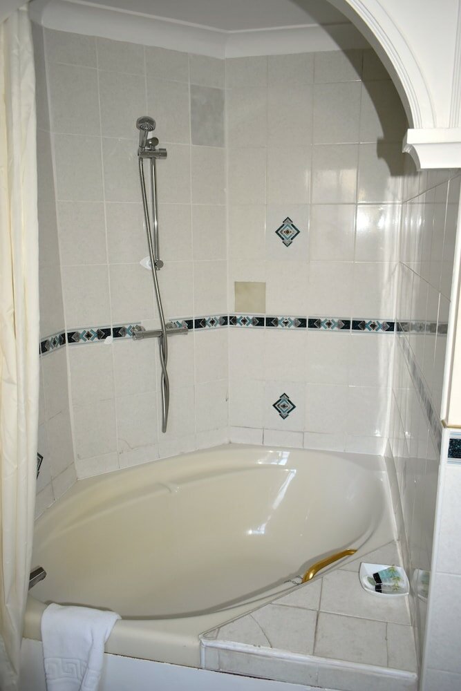 Фото Donington Manor Hotel