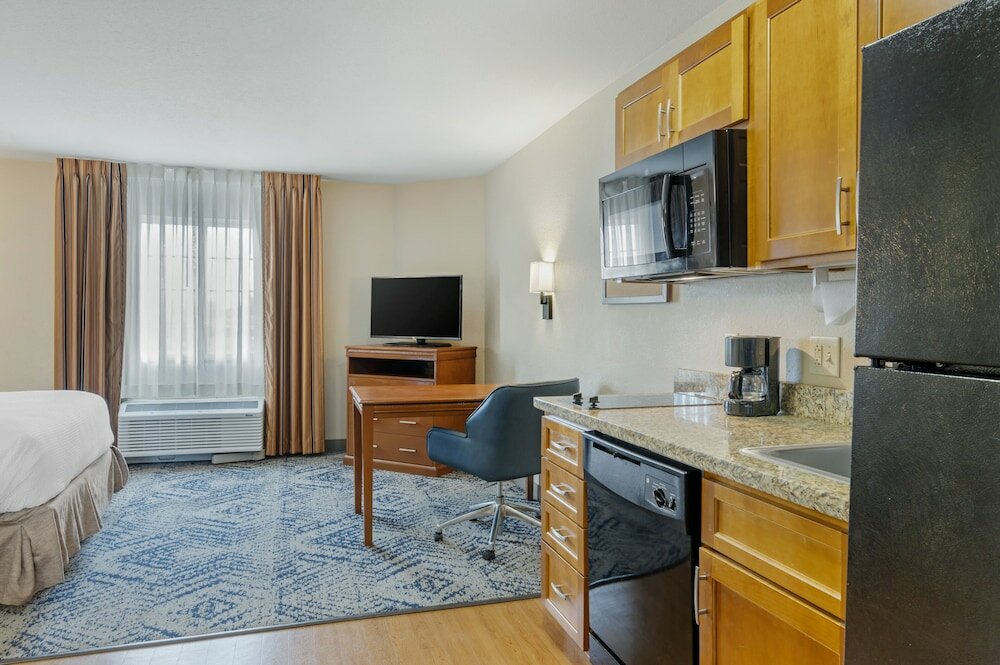 Фото Candlewood Suites Indianapolis East, an Ihg Hotel