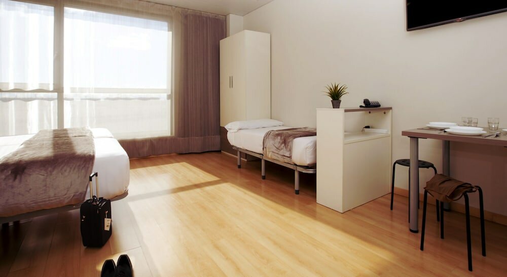Фото Vertice Roomspace Madrid