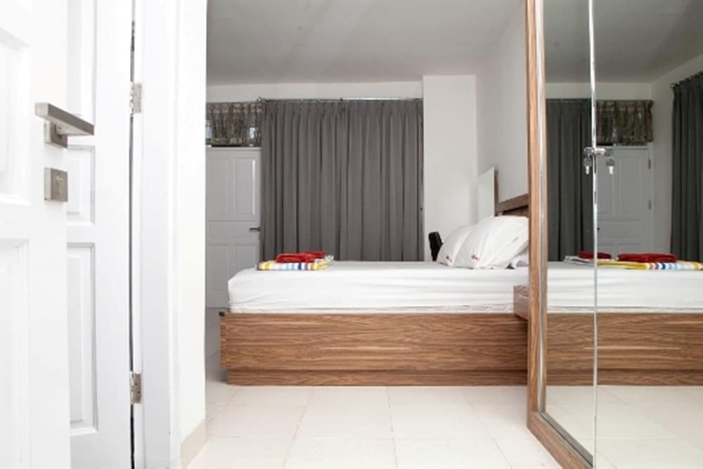 Фото RedDoorz Plus near Sukajadi 2