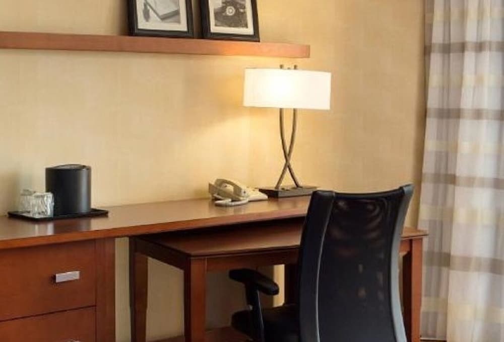 Фото Courtyard by Marriott Costa Mesa South Coast Metro