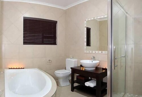 Гостиница Lalapanzi Guest Lodge в Порт-Элизабет
