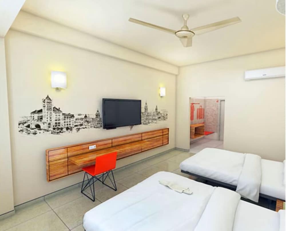 Фото Max Hotels Prayagraj