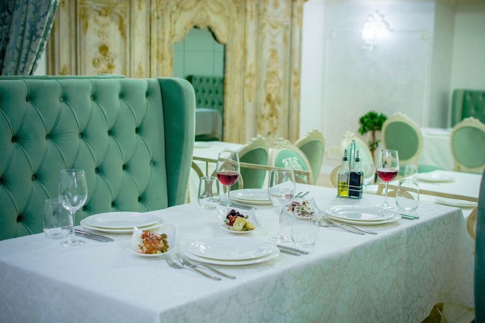 Фото Bristol Central Park Hotel Chisinau