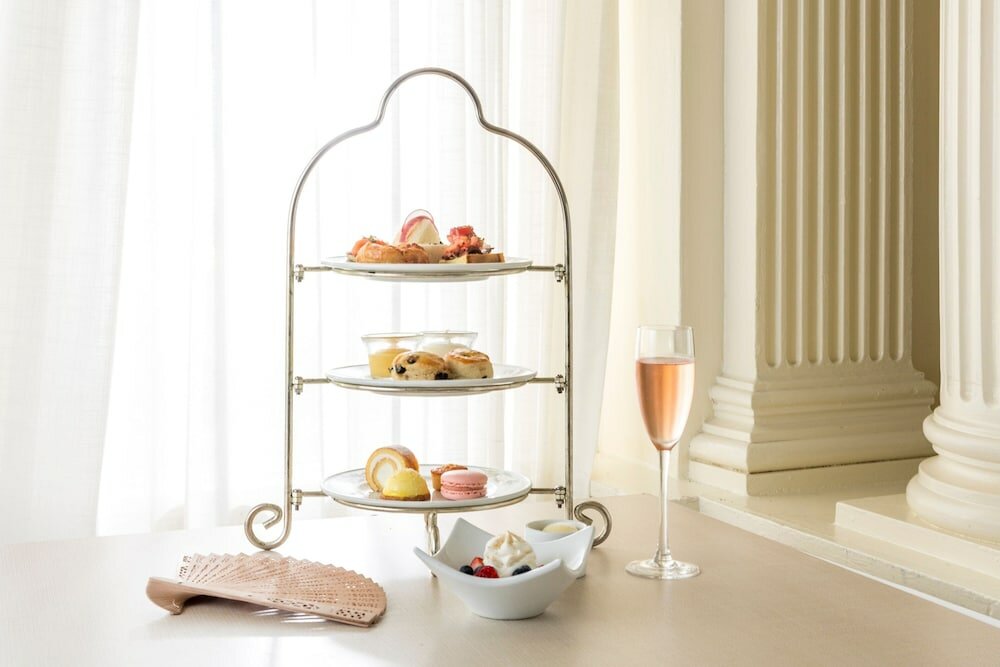 Фото Moana Surfrider, A Westin Resort & SPA, Waikiki Beach