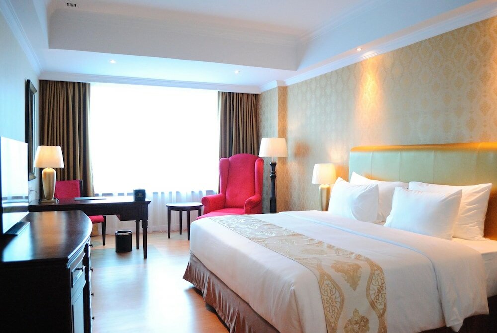 Фото Adimulia Hotel Medan