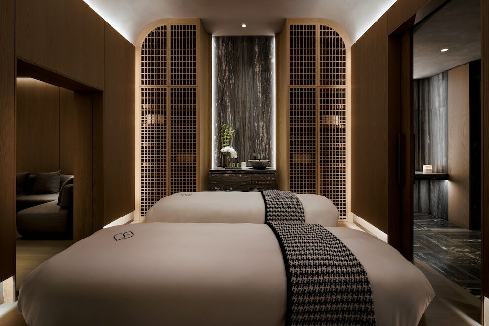 Фото Fairmont Century Plaza Gold Experience