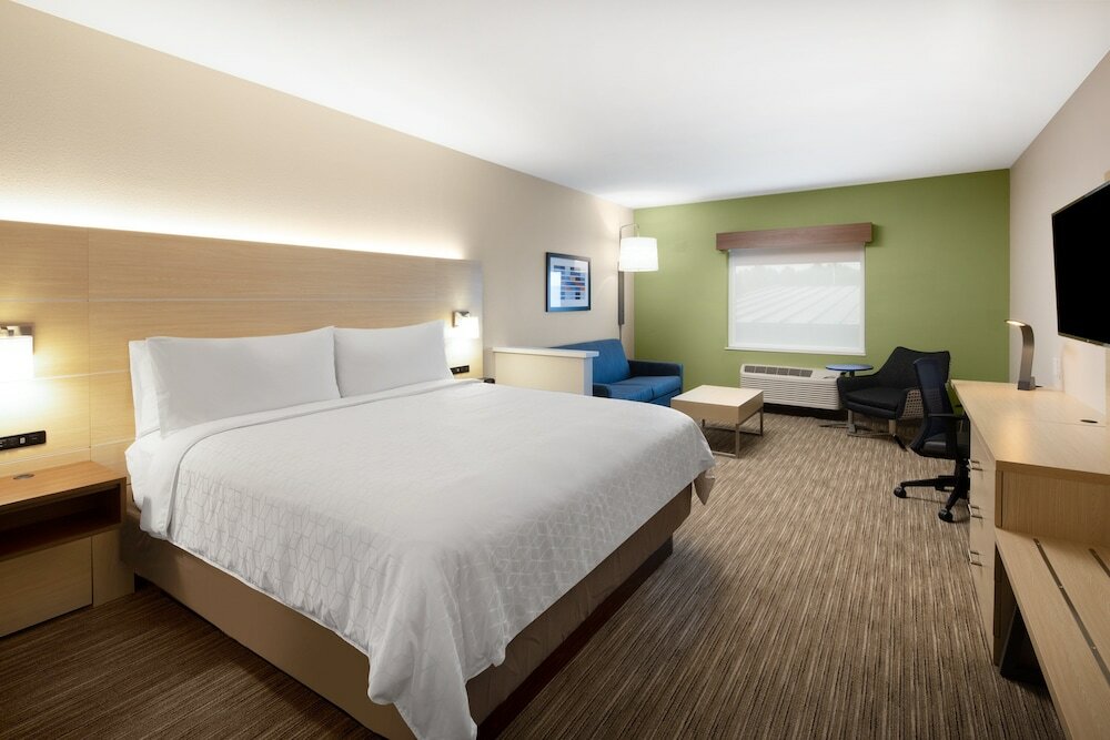 Фото Holiday Inn Express & Suites Ft Myers Beach-Sanibel Gateway, an Ihg Hotel