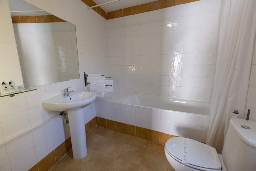 Фото Hostal Restaurante Puerta del Alcázar