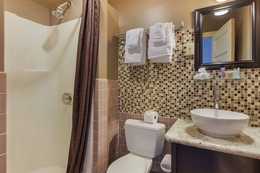 Фото The Moore Hotel