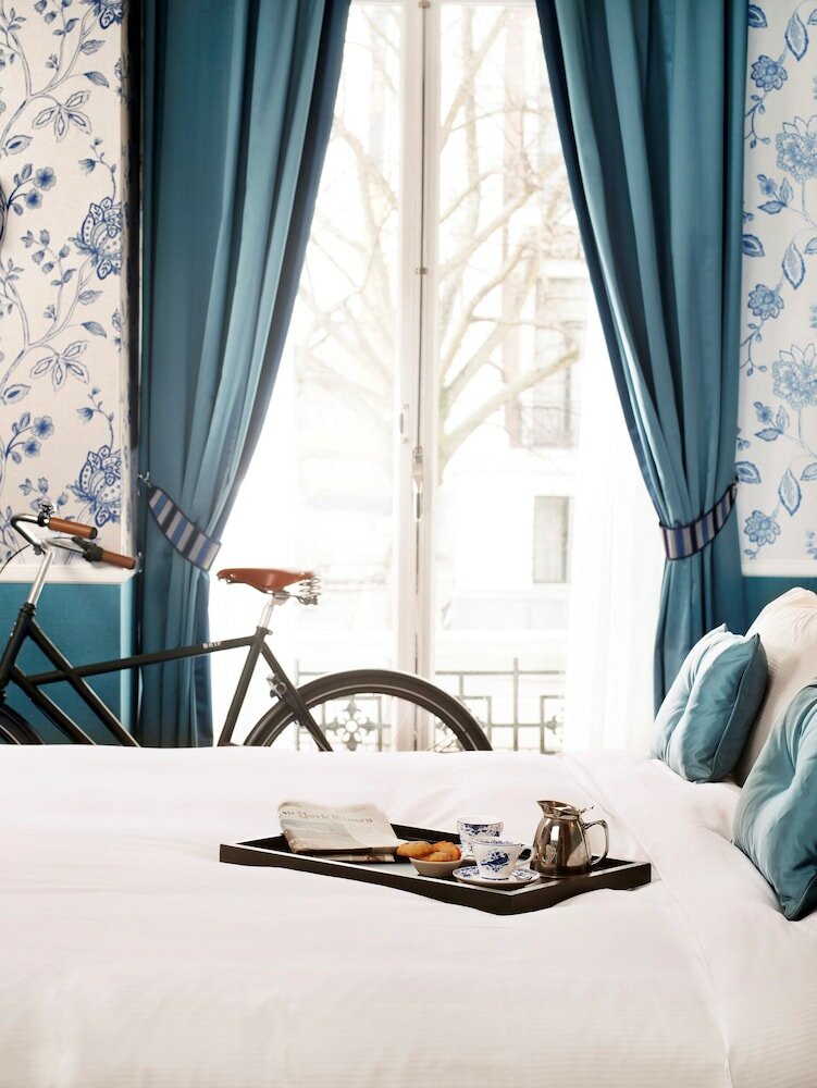 Фото Carlton Ambassador Hotel