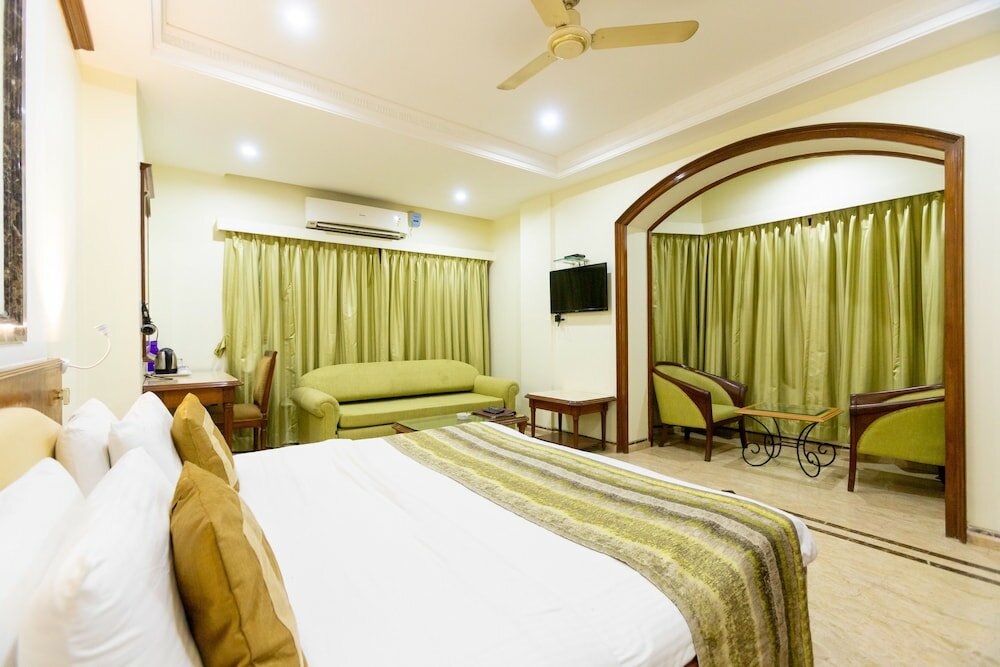 Фото Garden Hotel