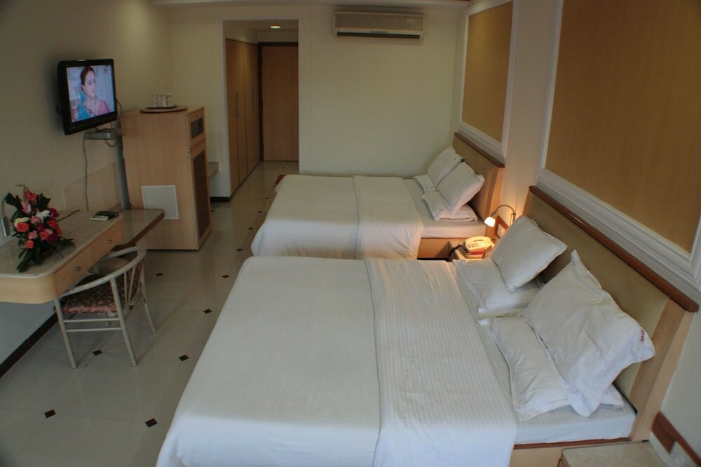 Фото Garden Hotel