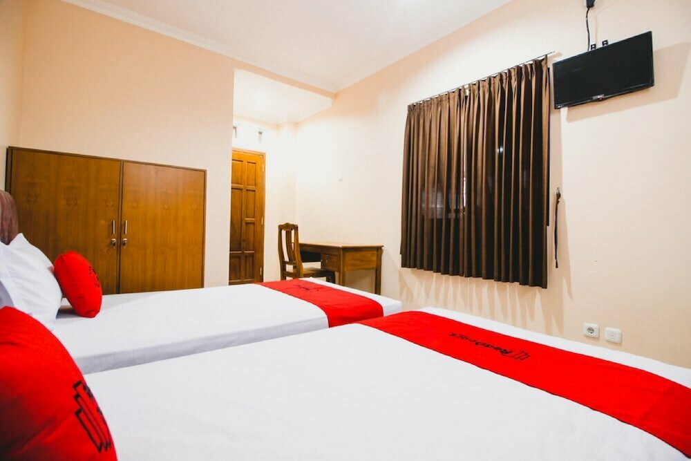 Hotel RedDoorz Plus @ Pogung Raya, Earth, photo