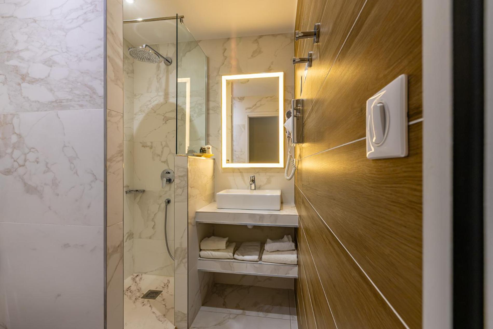 Фото Hotel Restaurant Le Cours