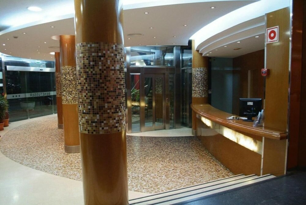 Фото Hotel Benetússer