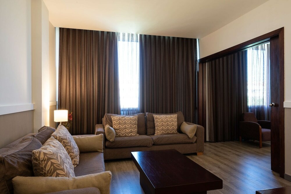 Фото Catalonia Gran Hotel Verdi