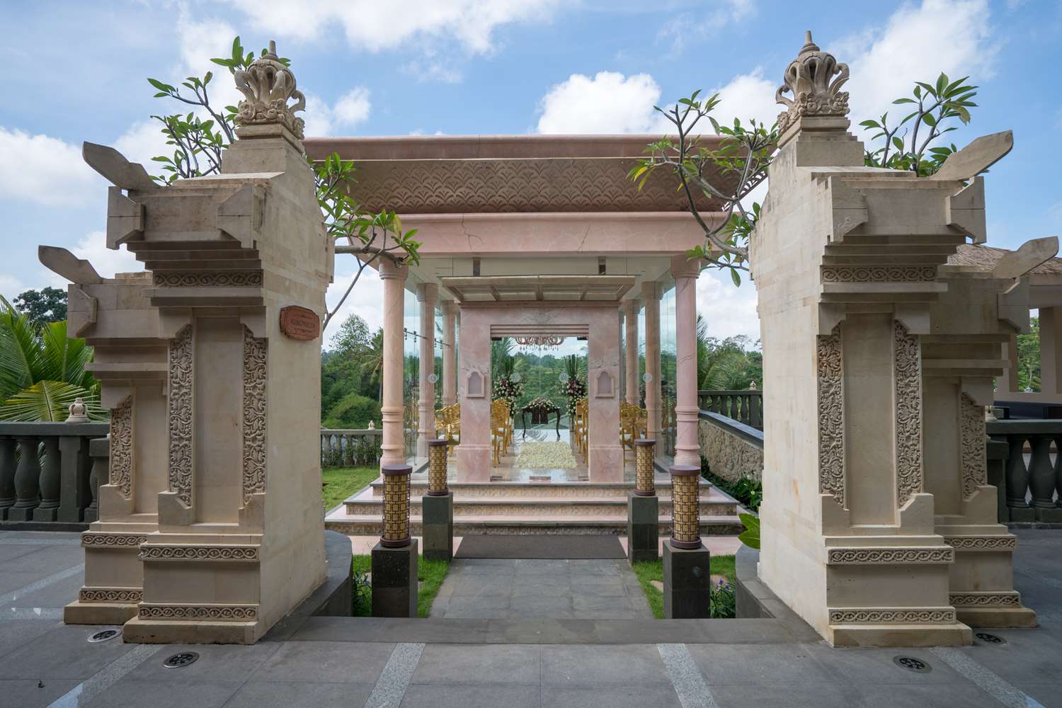 Фото SereS Springs Resort & SPA Singakerta