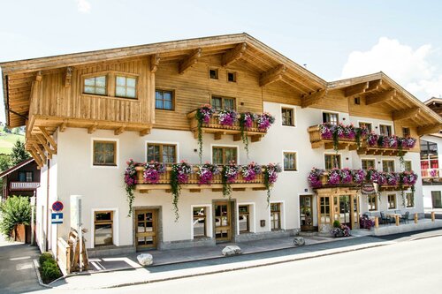 Гостиница People's Hotel в Капруне