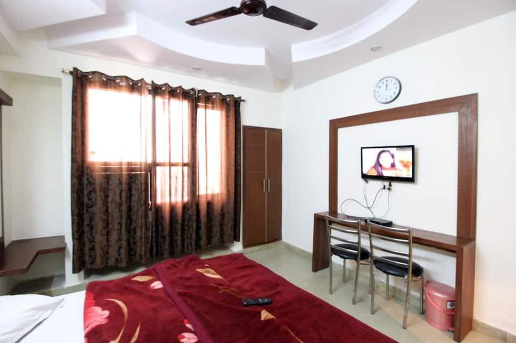 Фото Oyo 7684 Hotel Repose Villa