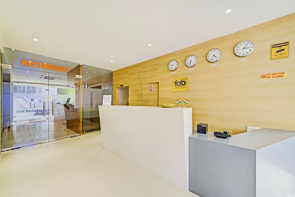 Фото Veeraj Suites