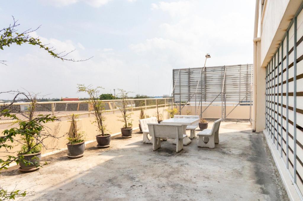 Фото Chaiyaphruk Grand Hotel