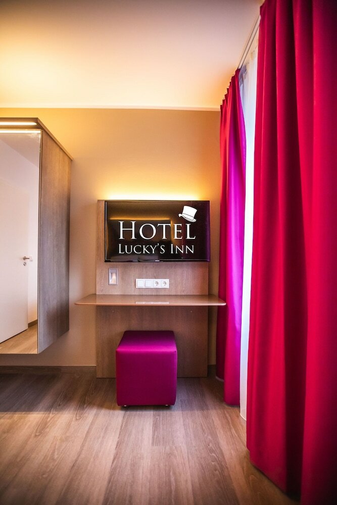 Фото Hotel Luckys Inn GmbH