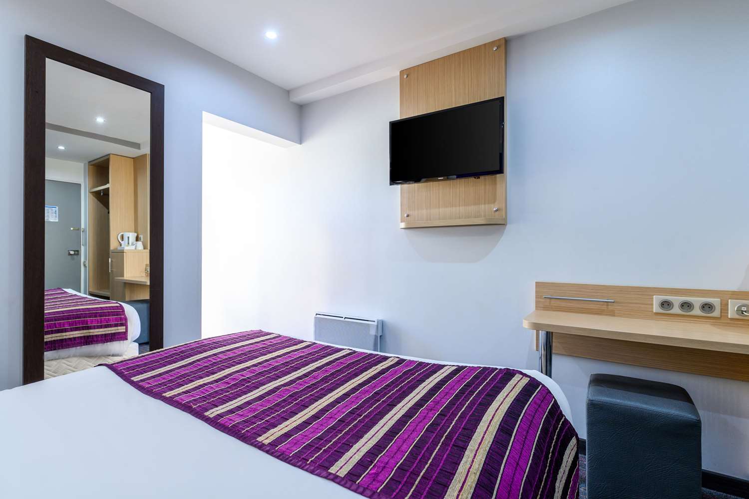 Фото FH Confort Hotel Orléans