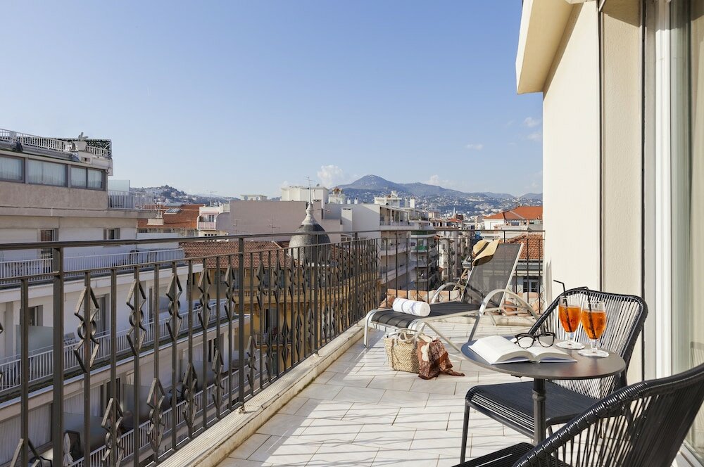 Фото Le Soleia by Inwood Hotels