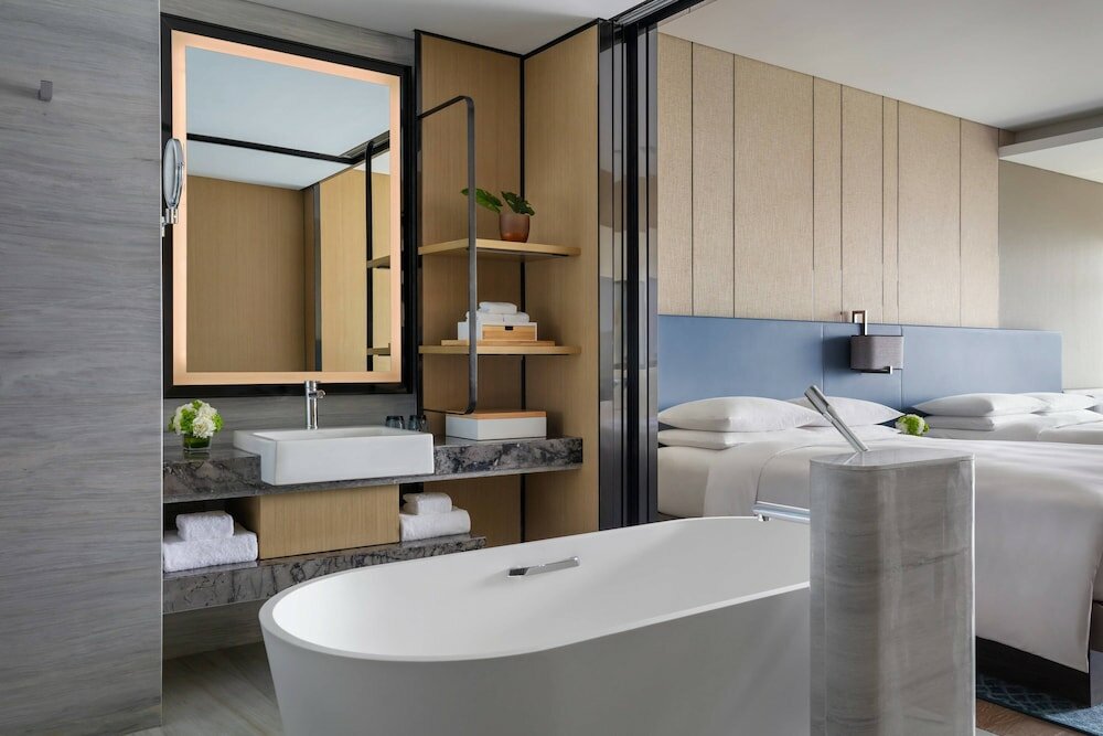 Фото Xuzhou Marriott Hotel Lakeview