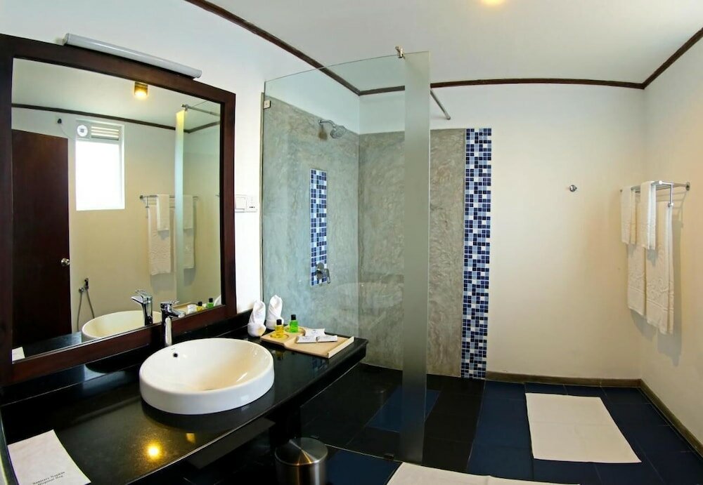 Фото Coco Royal Beach Resort - Waskaduwa