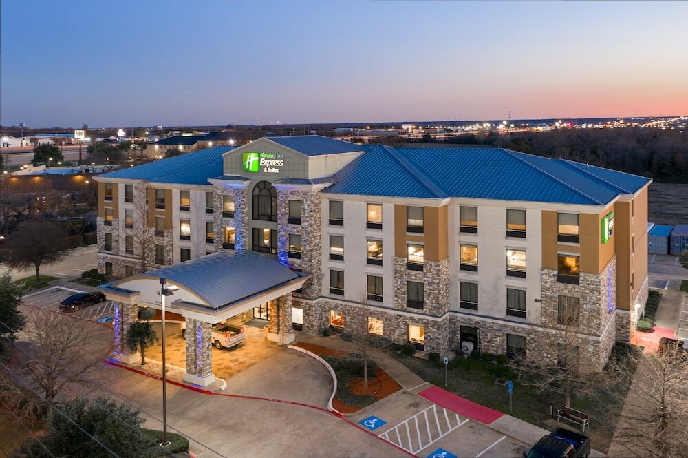 Фото Holiday Inn Express Hotel & Suites Dallas South - Desoto, an Ihg Hotel