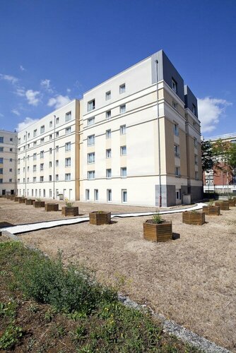 Внешний вид отеля Séjours et Affaires Clairmarais в Реймсе, фото 4