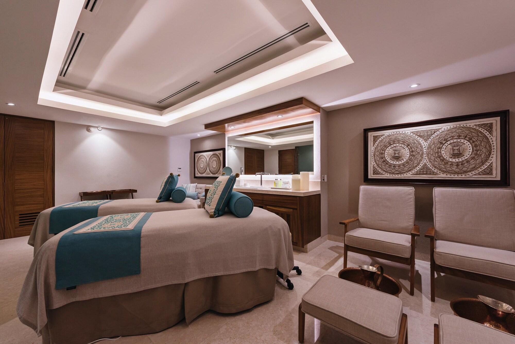 Фото The Club at Sheraton Buganvilias