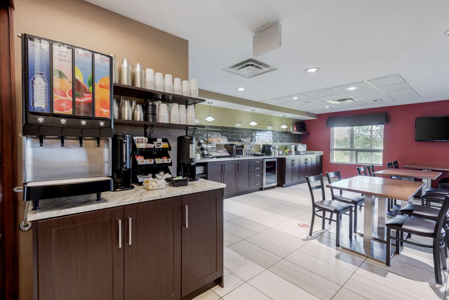Фото Best Western Plus Red Deer Inn & Suites