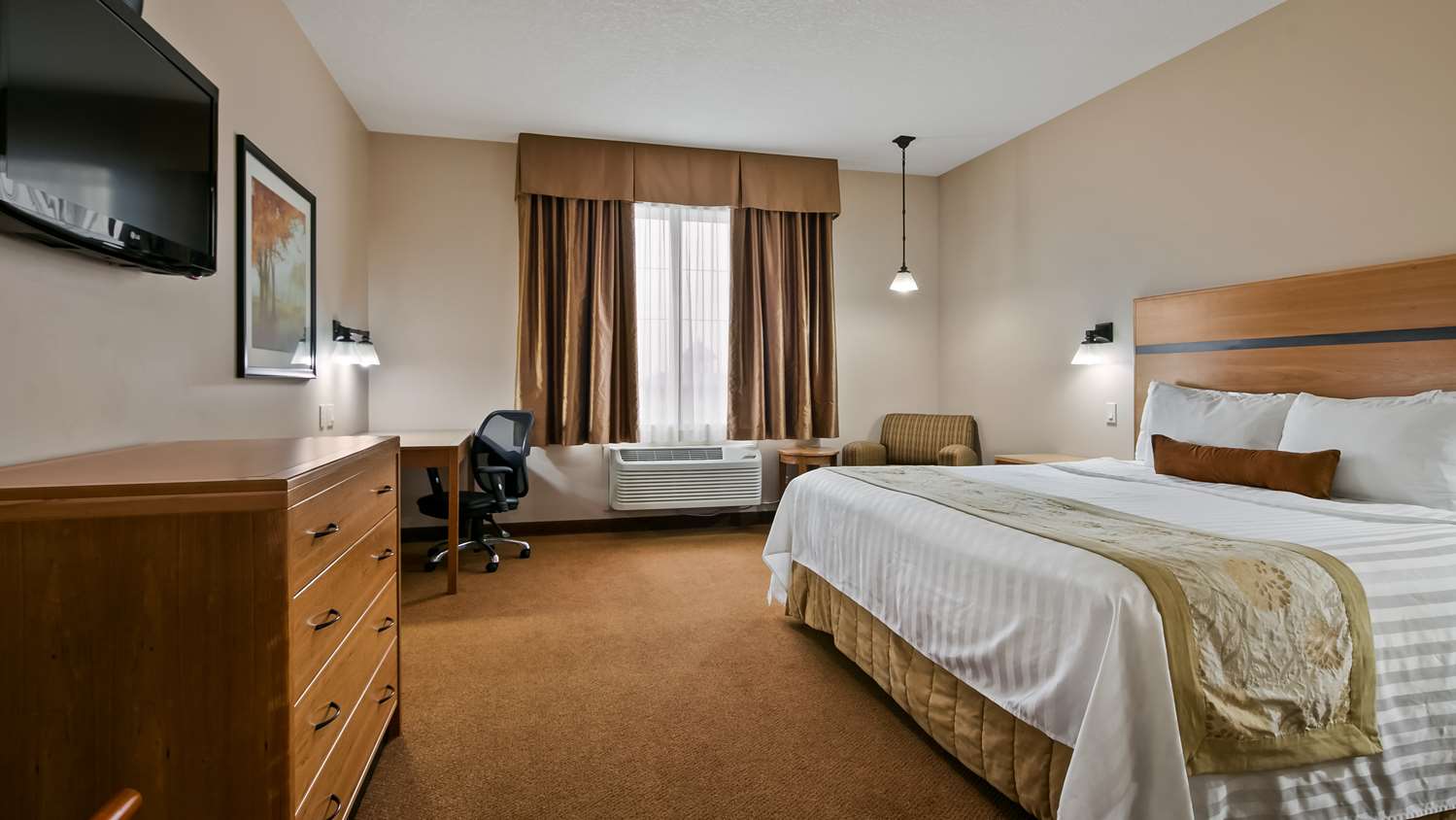 Фото Best Western Plus Chateau Inn Sylvan Lake