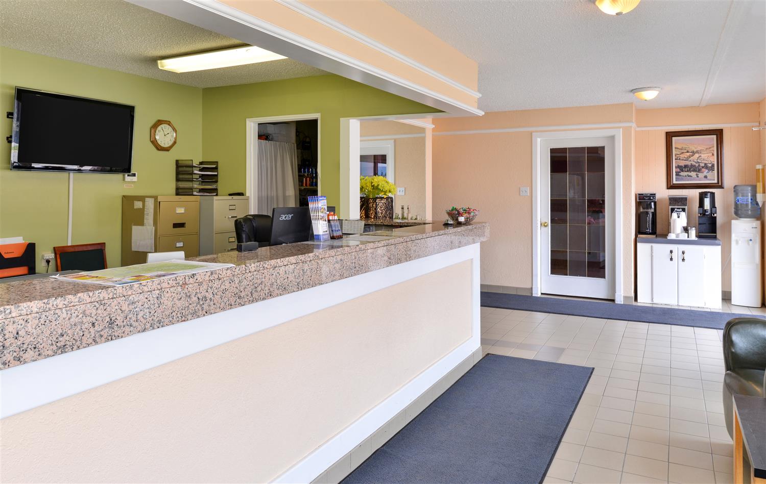 Фото Canadas Best Value Inn Whitecourt