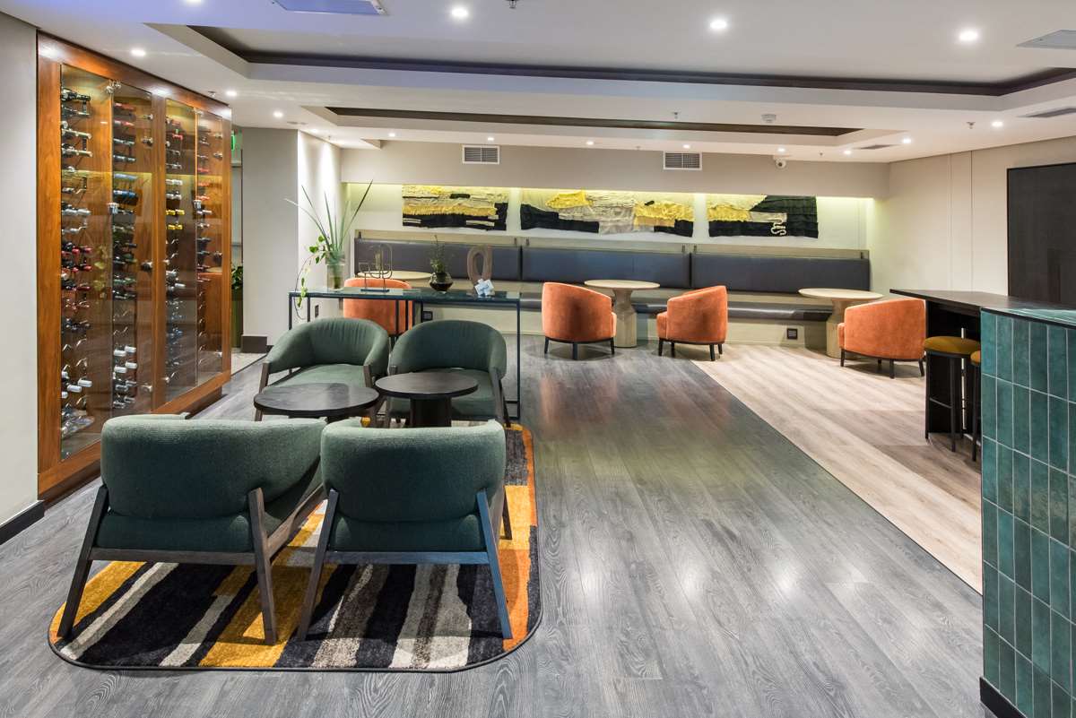 Фото DoubleTree by Hilton Cape Town - Upper Eastside