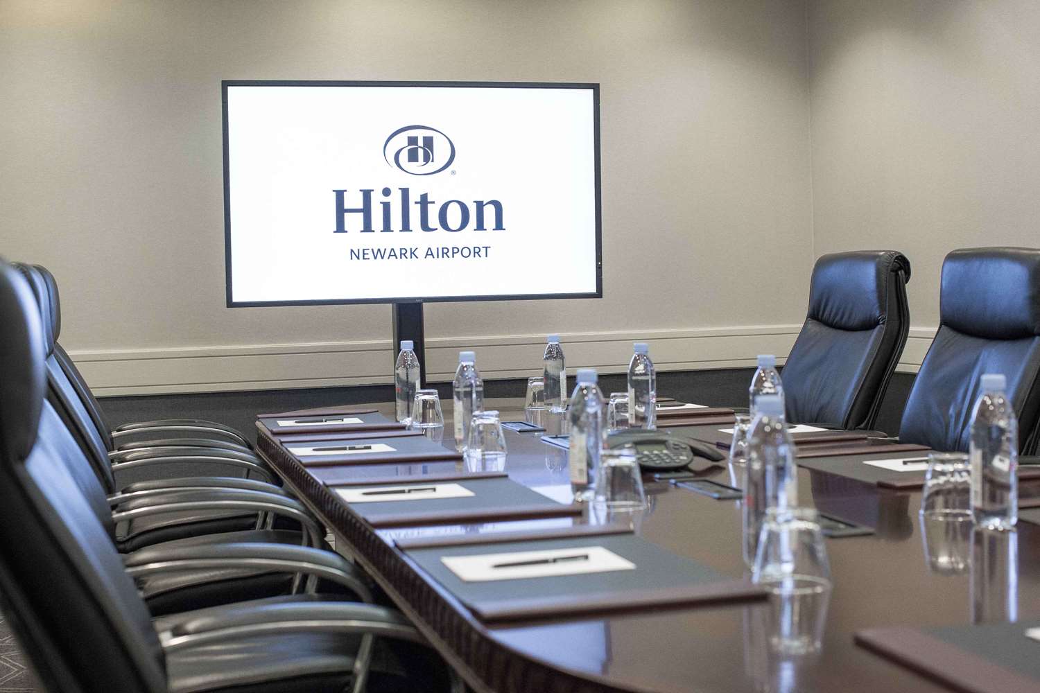 Фото Hilton Newark Airport