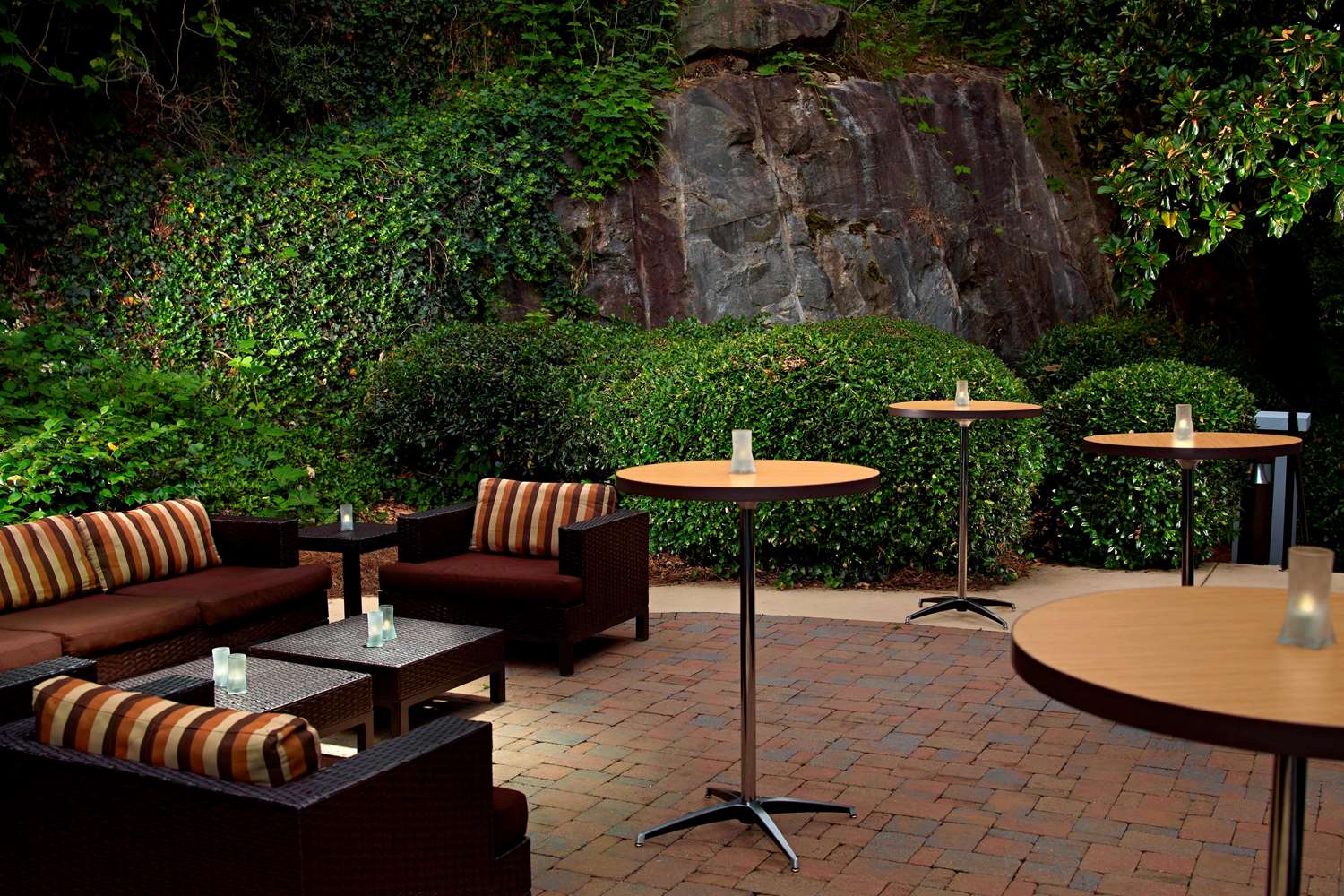 Фото Sonesta Select Atlanta Midtown Georgia Tech