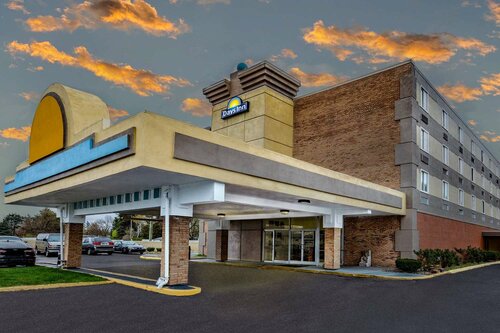 Гостиница Days Inn Livonia Detroit в Кантоне