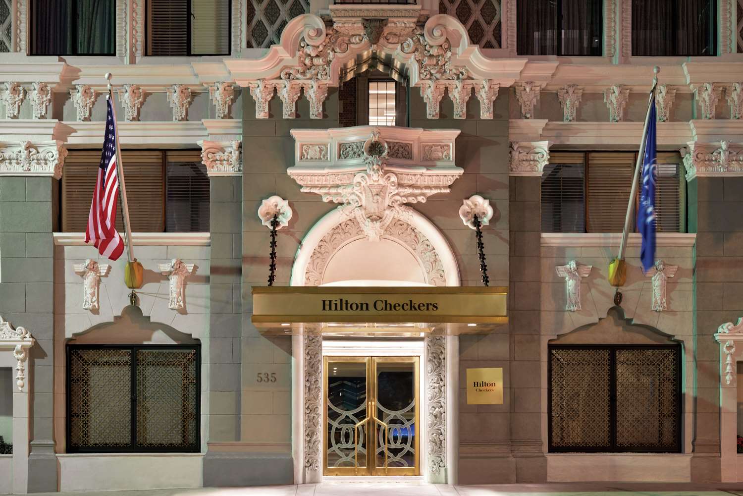 Фото Hilton Checkers