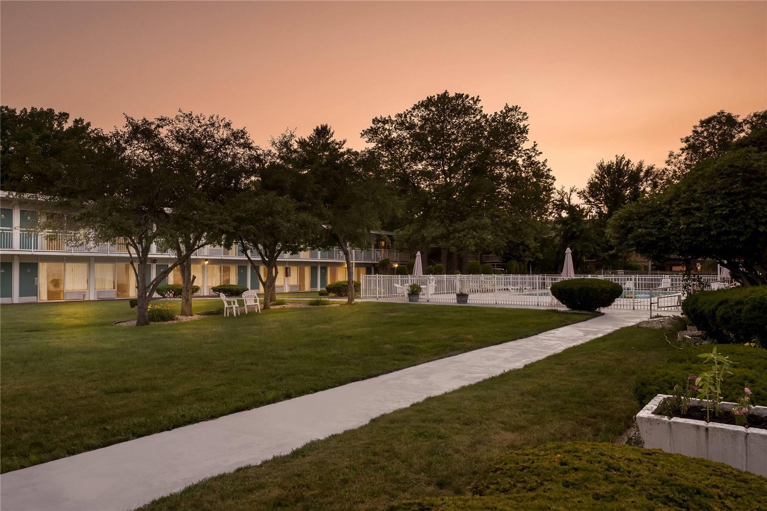 Фото Howard Johnson by Wyndham Albany