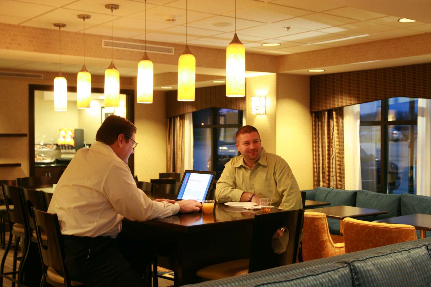 Фото Hampton Inn Topeka
